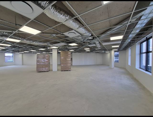 512M² OFFICE TO LET IN GLENADRIENNE EAST